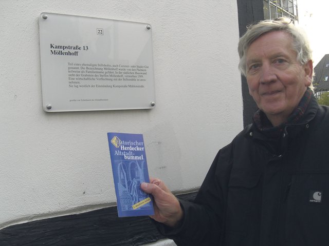 Das ausschließlich von Spenden getragene Projekt des Altstadtbummels umfasst bis heute einen Gesamtwert von 30.000 Euro. Ein neues Schild kostet jeweils 340 Euro.