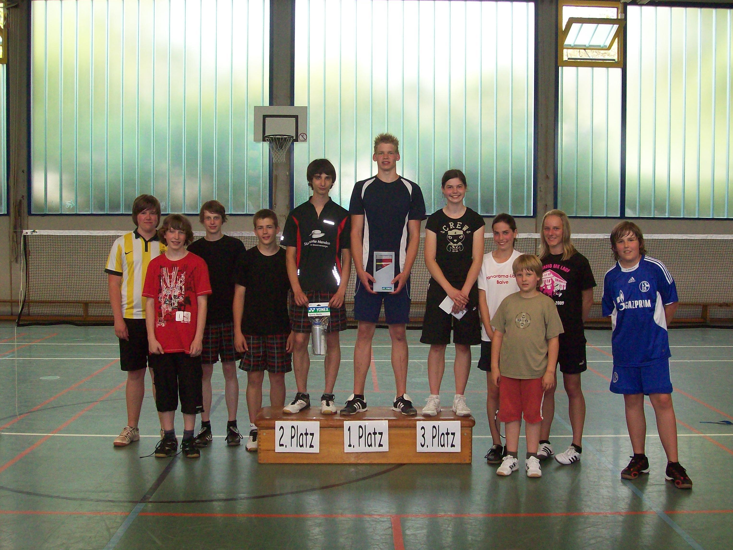 Ein Teil der Teilnehmer und die Sieger. v.l. Finn Zentgraf, Joel Waldt, Maximilian Fritz, Jannik Zedler, Panagiotis Doulgeris, Mike Schmidt, Anna Lübke, Marie Drilling, Jost Raffenberg, Lisa Bathe und Louis Kardell