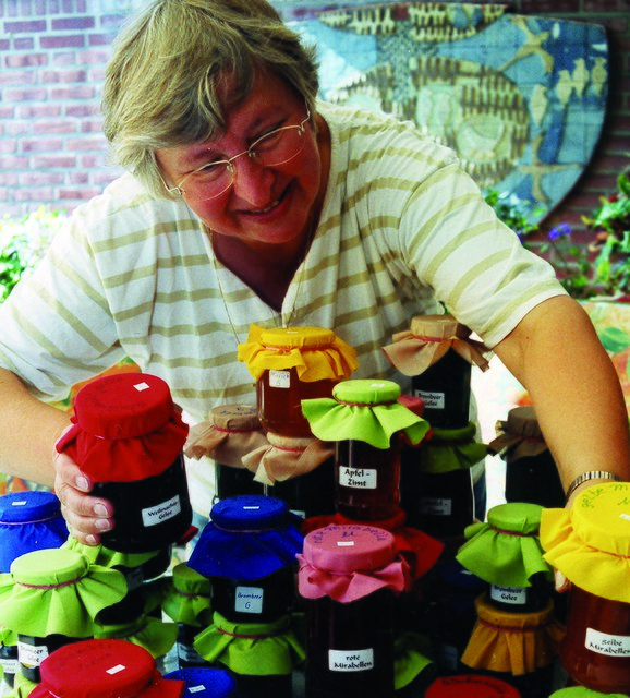 Die hölz´sche Marmeladen-Produktion läuft auf Hochtouren. Nach getaner Arbeit warten jetzt bis zu 20 verschiedene Sorten Gelees, Konfitüren und Marmeladen auf reichlich Abnehmer.