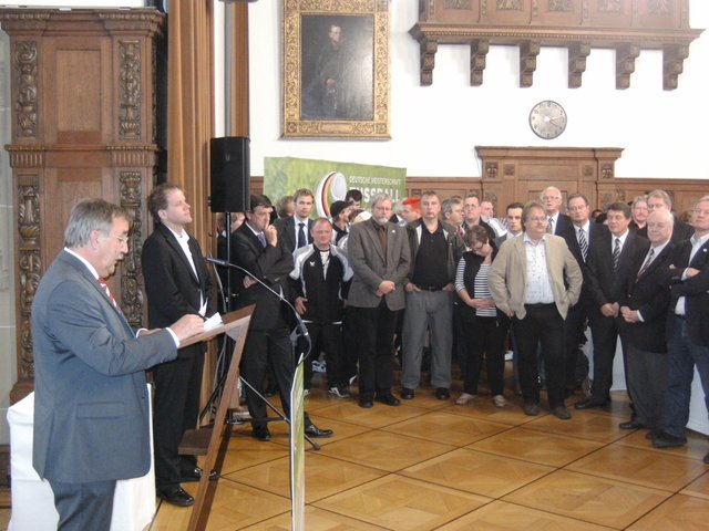 BM Manfred Osenger bergüßt die Gäste