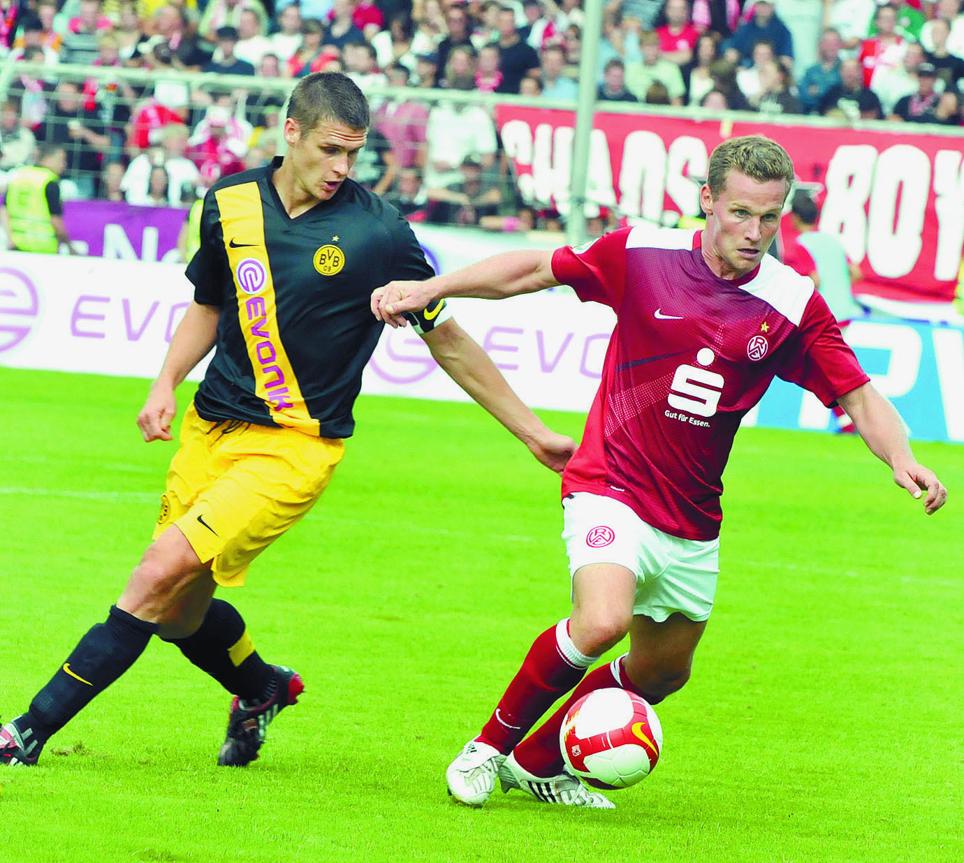 Im August 2008 besiegte der BVB die Rot-Weissen im DFB-Pokal an der Hafenstraße mit 3:1.