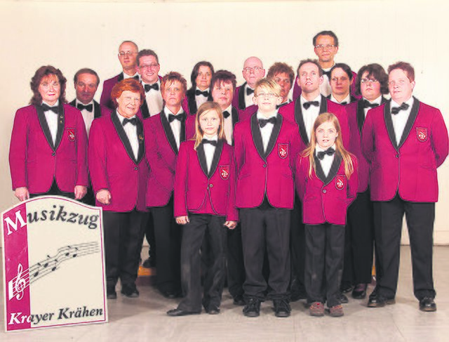 Kleine Leut', große Leut' - im Spielmannszug "Krayer Krähen" musizieren alle gemeinsam seit vielen Jahren mit großer Begeisterung.