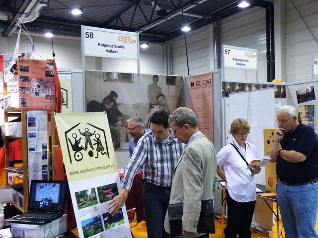 Reges Interesse am Infostand der Kolpingsfamile Velbert