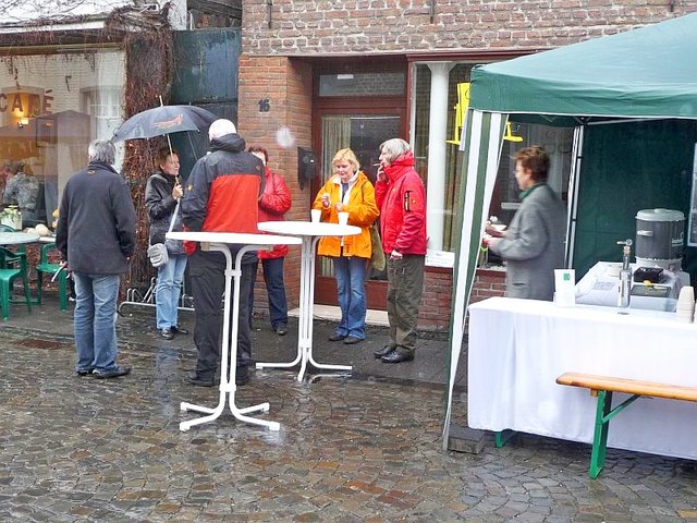 Meine Freunde beim Regentroppenzählen