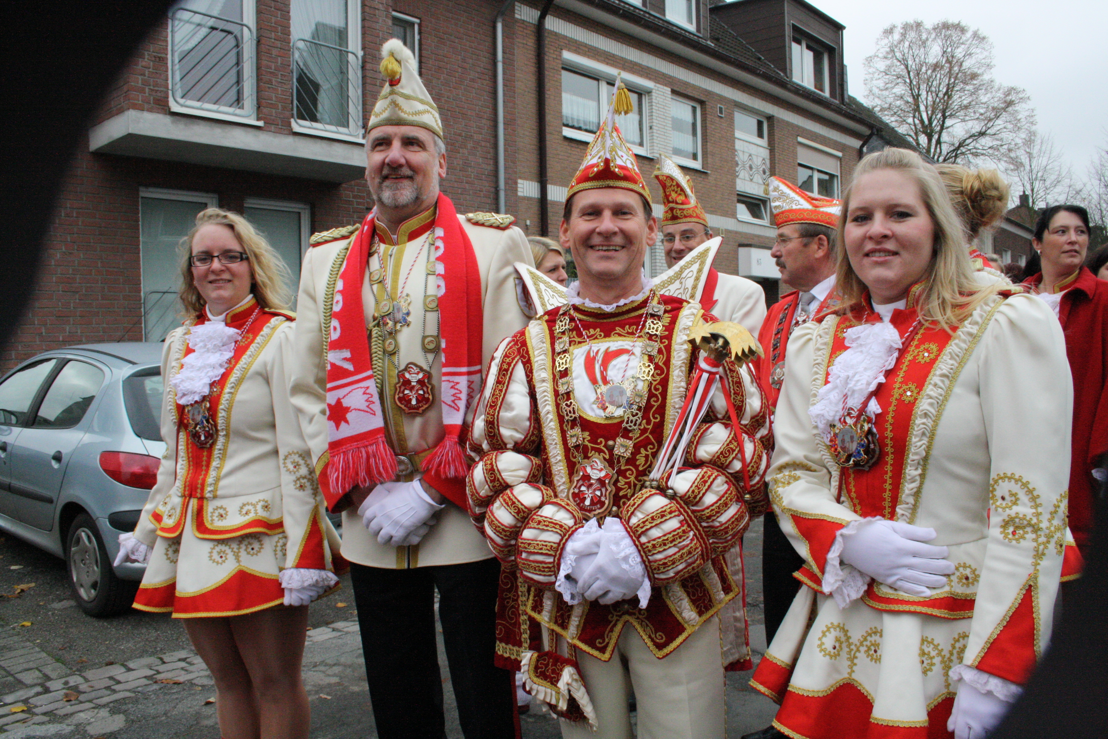 Prinz ERVIN mit Hofmarschall Dirk Martini und Paginnen