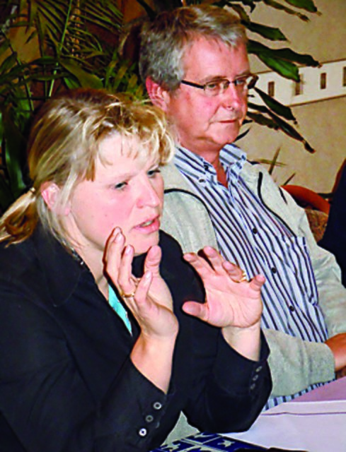 Jugenddezernentin Kathrin Brenner und ihr Mitarbeiter Günter Meyere