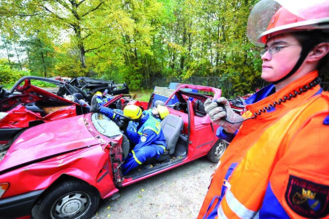 Das Erfassen der Unfallsituation ist entscheidend für den weiteren Einsatzverlauf | Foto: Winkler