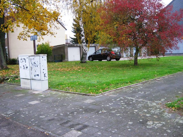 Anwohnerbrief an Städtische Betriebe Moers (1): Mehr Beutelspender mit