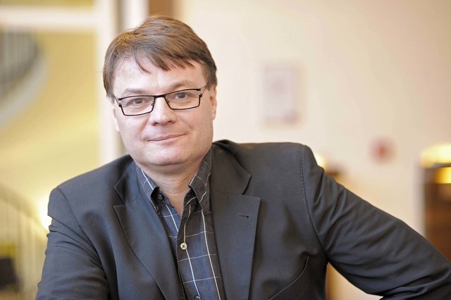 Intendant Christian Tombeil bezieht Stellung. Foto: Ralph Lueger