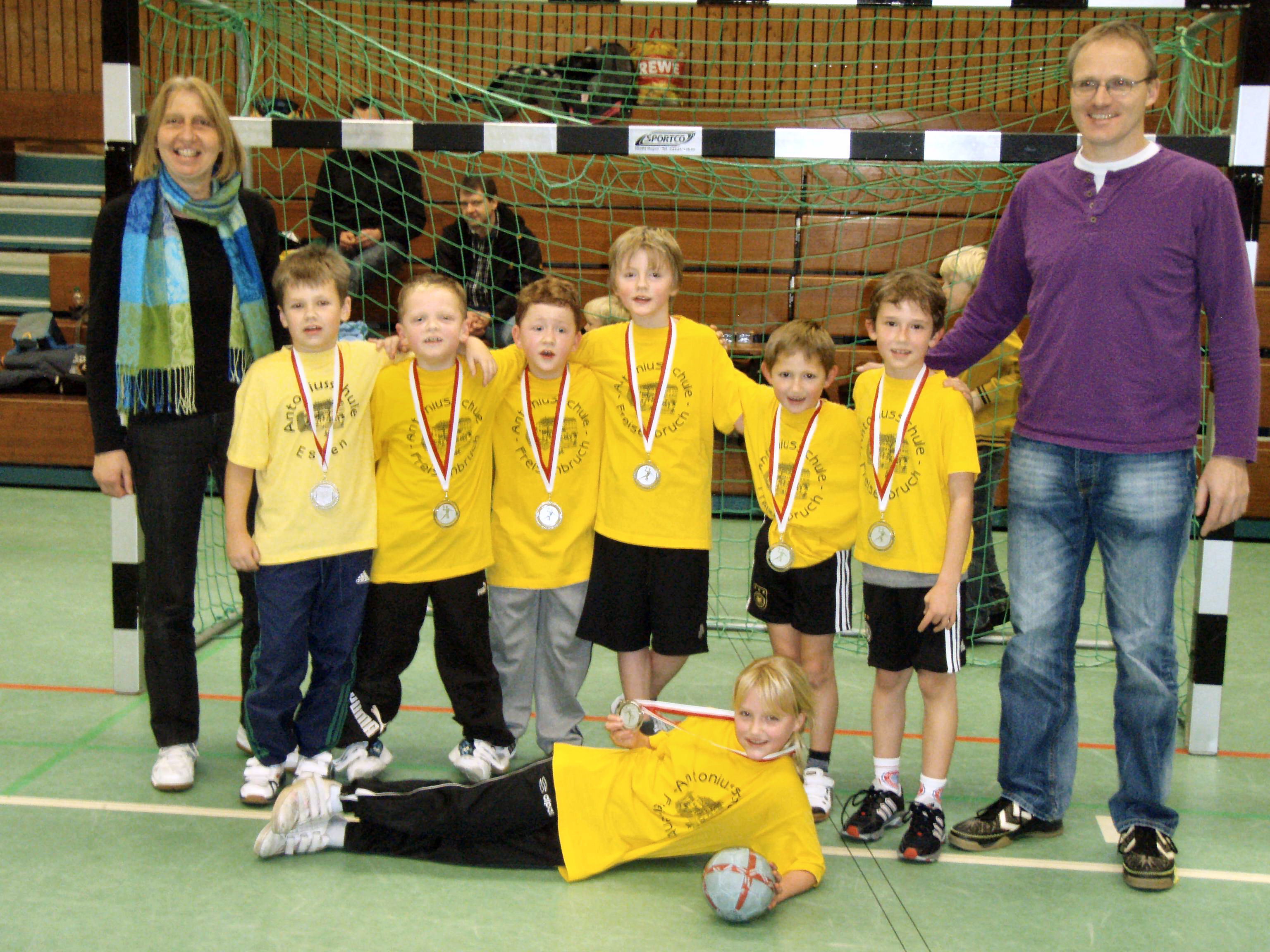 Hier unser Siegerteam mit Frau Wölki und Herrn Humpert