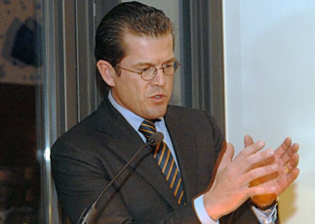 Dr. Karl-Theodor zu Guttenberg Foto: Deutscher Bundestag / Lichtblick / Achim Melde