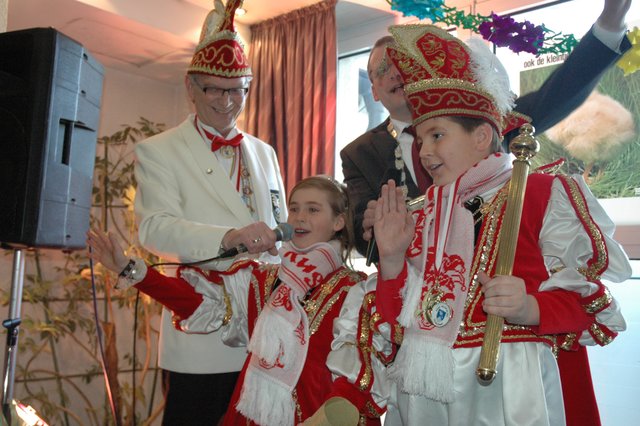 Bildergalerie Karneval in Sundern: Narren stürmen das Rathaus - Sundern ...