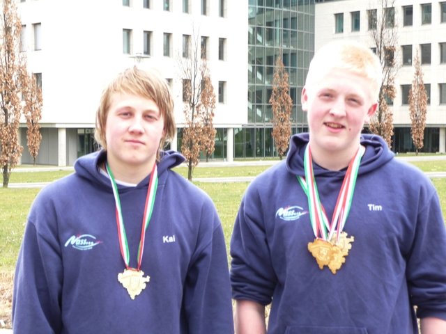 Kai-Oliver und Tim-Fabian Augustini mit ihren Medaillen bei den SVSW in Dortmund