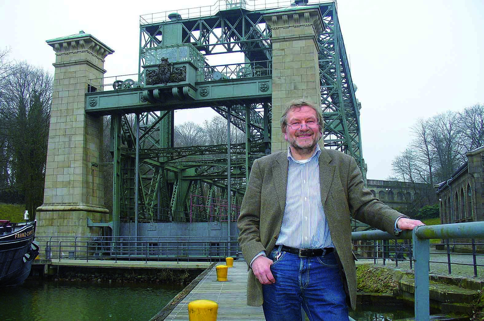 Herbert Niewerth vor „seinem“ Schiffshebewerk. Seit 20 Jahren hat sich der Museumsleiter für das LWL-Industriemuseum in Waltrop engagiert. Jetzt geht er in den verdienten Ruhestand.