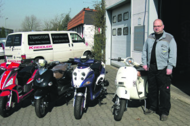 Thomas Stenzel von der Firma TS-Motor wird bei der Mobilitäts-Show eine Auswahl an Zweirädern von 50 bis 125 ccm präsentieren. Dabei werden die Marken Kreidler, Motobi und Rivero vertreten sein, für die Stenzel Vertragshändler ist. Foto: Lutz