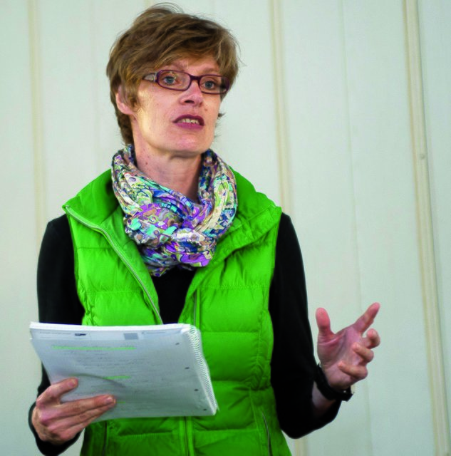 Silke Althaus leitete den ersten Teil der Gemeindeversammlung.