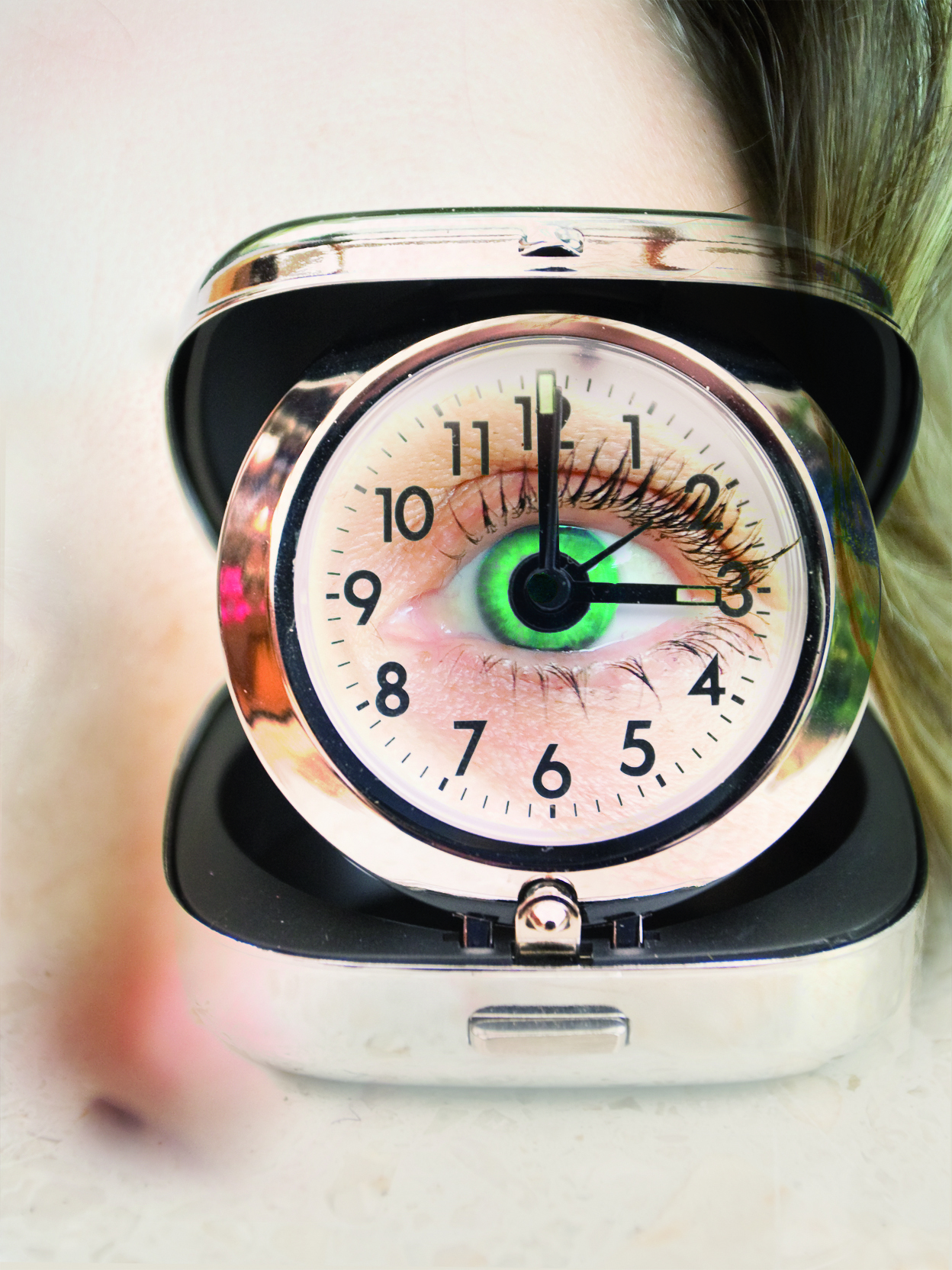Die Uhr wird von 2 auf 3 Uhr vorgestellt.