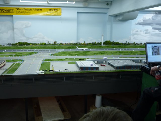 Miniaturwelten    Starts und Landungen am Airport