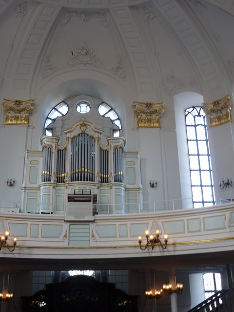 1. Nebenorgel in St. Michael