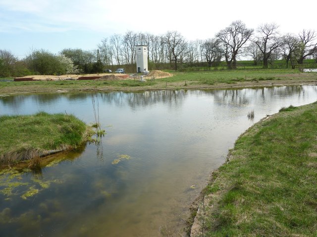 Teich, Schmetterlingsgarten, Feuchtwiese, Kastanien und Obstwiese