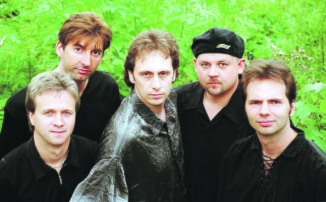 Eröffnet wird der dreitägige Feierreigen am Freitag, 13. Mai, um 20 Uhr mit einem Konzert der „Nightlife-Coverband“ (Foto). Die Band steht seit mehr als zehn Jahren für energiegeladene Bühnenshows und geballte Partystimmung. Foto: Privat