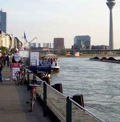 Rheinufer Düsseldorf- Wenig Absicherung