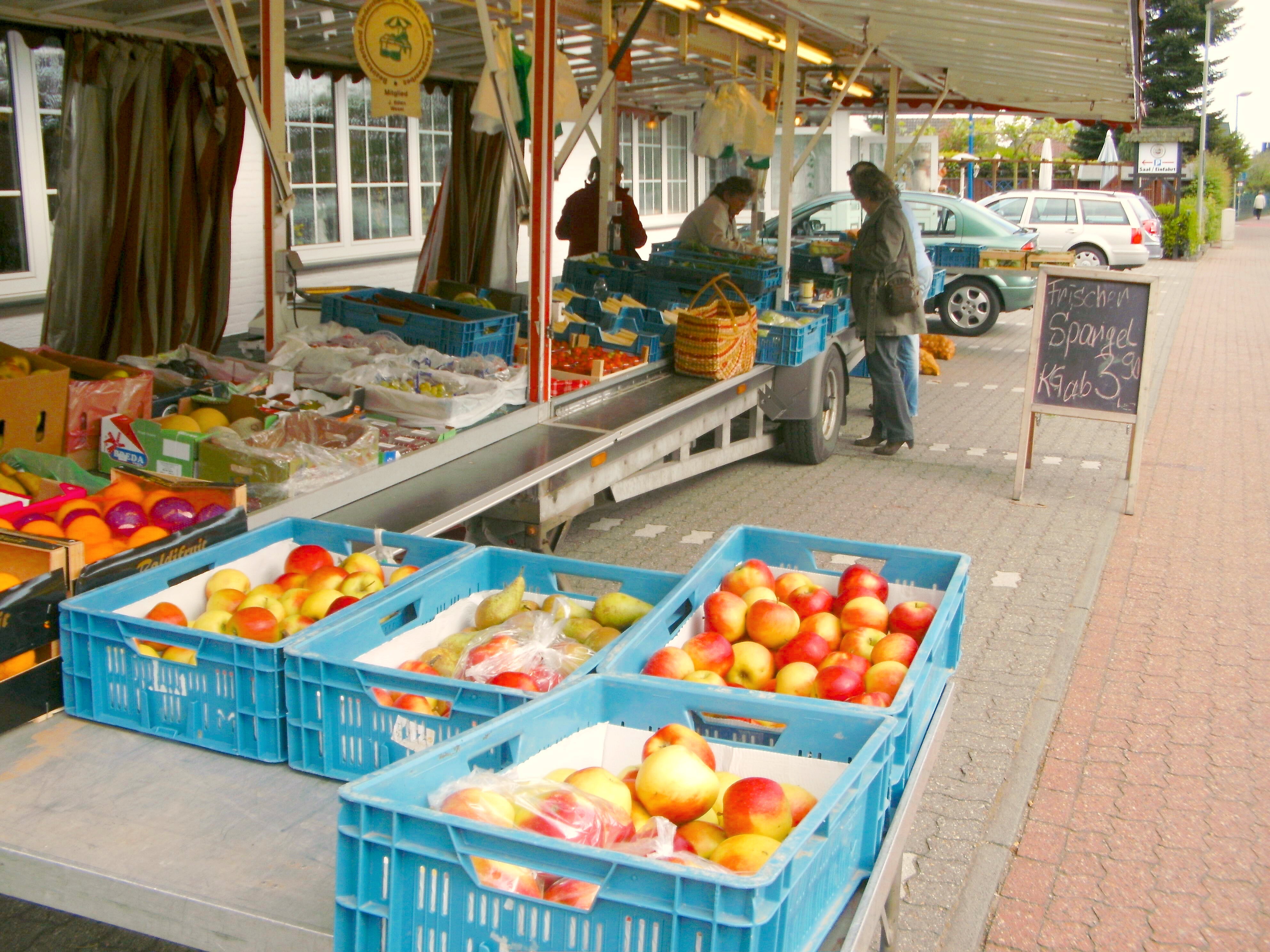 Frisches Obst und Gemüse, gern gekauft.
