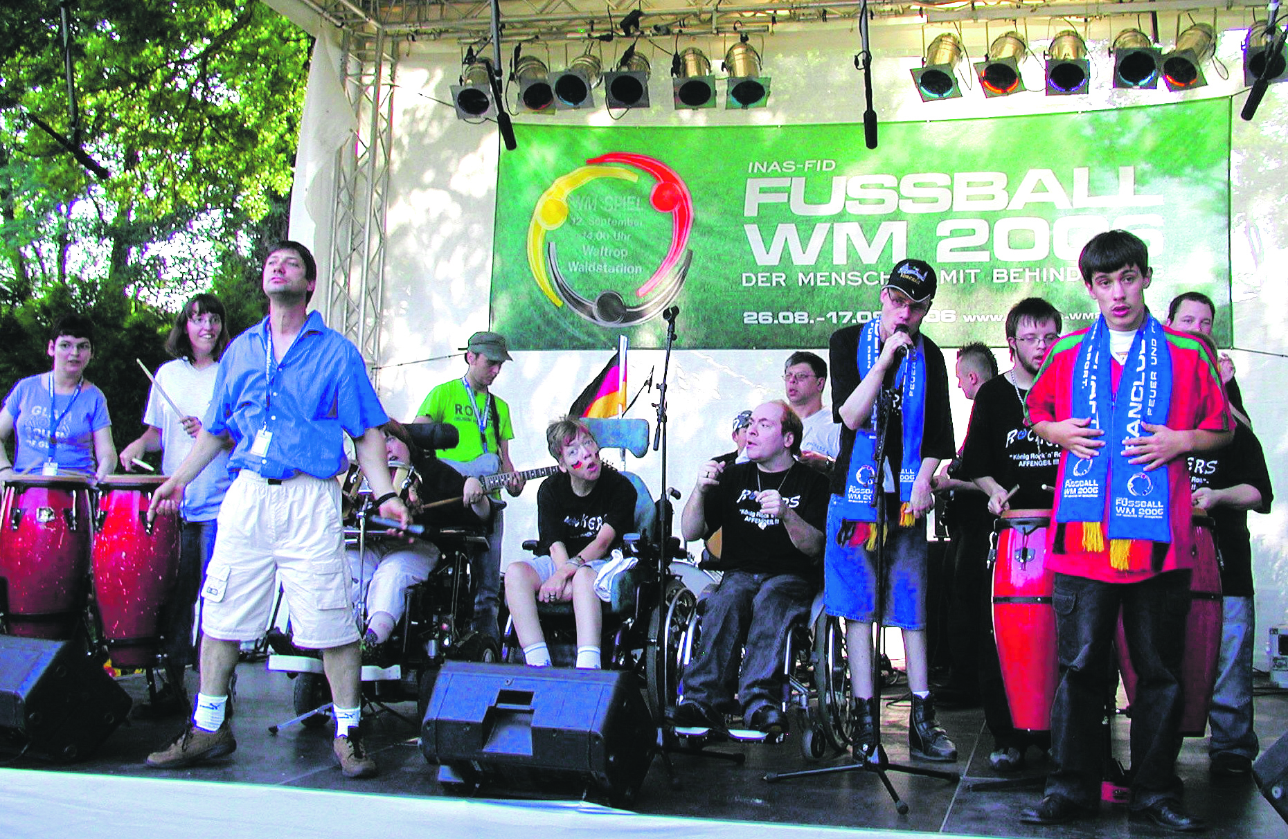 Die „Rockers“ bei ihrem Auftritt anlässlich der Fußball-WM behinderter Menschen 2006 im Waldstadion Waltrop.