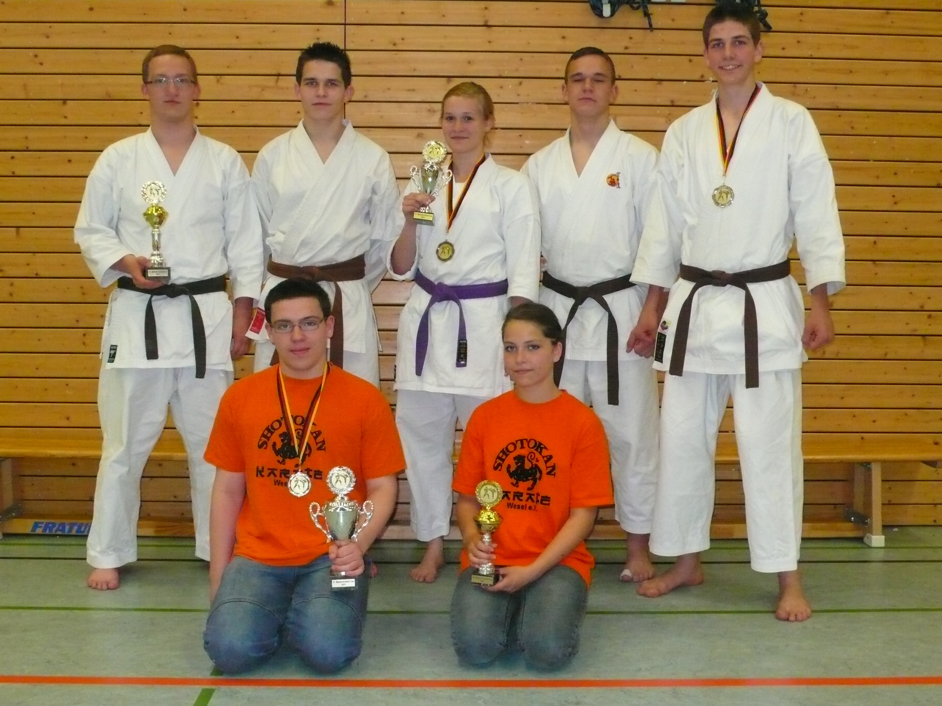 v.l.,Jann Groß, Justin Kauka, Hannah Grüttgen, im Vereinsshirt Nils Regolin, Janet Kauka.