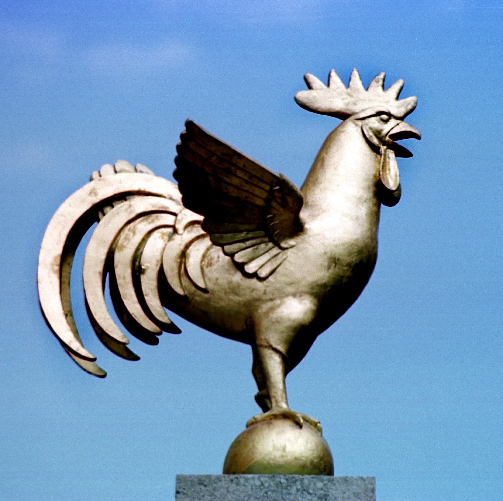Das "wachsame Hähnchen" auf dem Essener Burgplatz