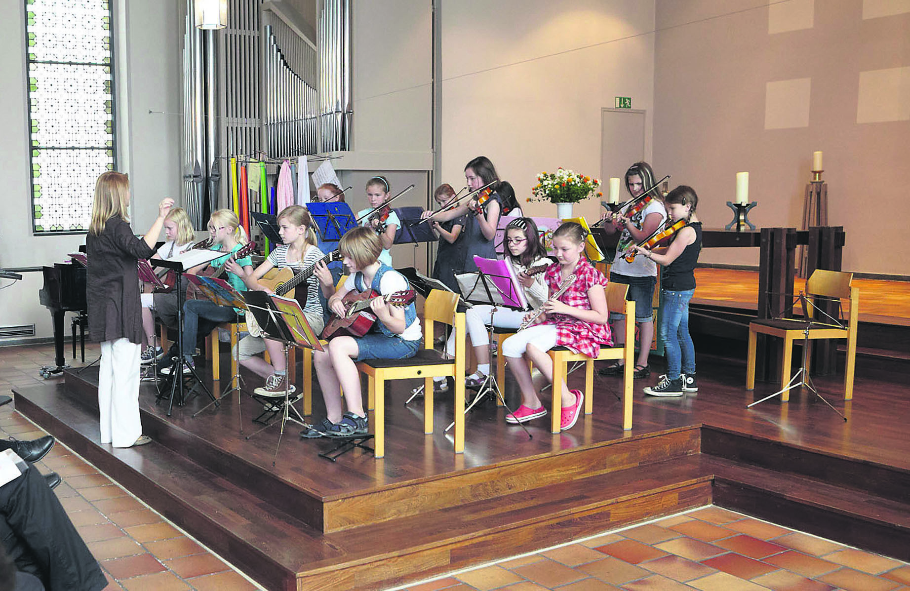 Mit einem kleinen Konzert demonstrierten die Leither Grundschüler(innen) ihr musikalisches Können. Foto: Claus Lange