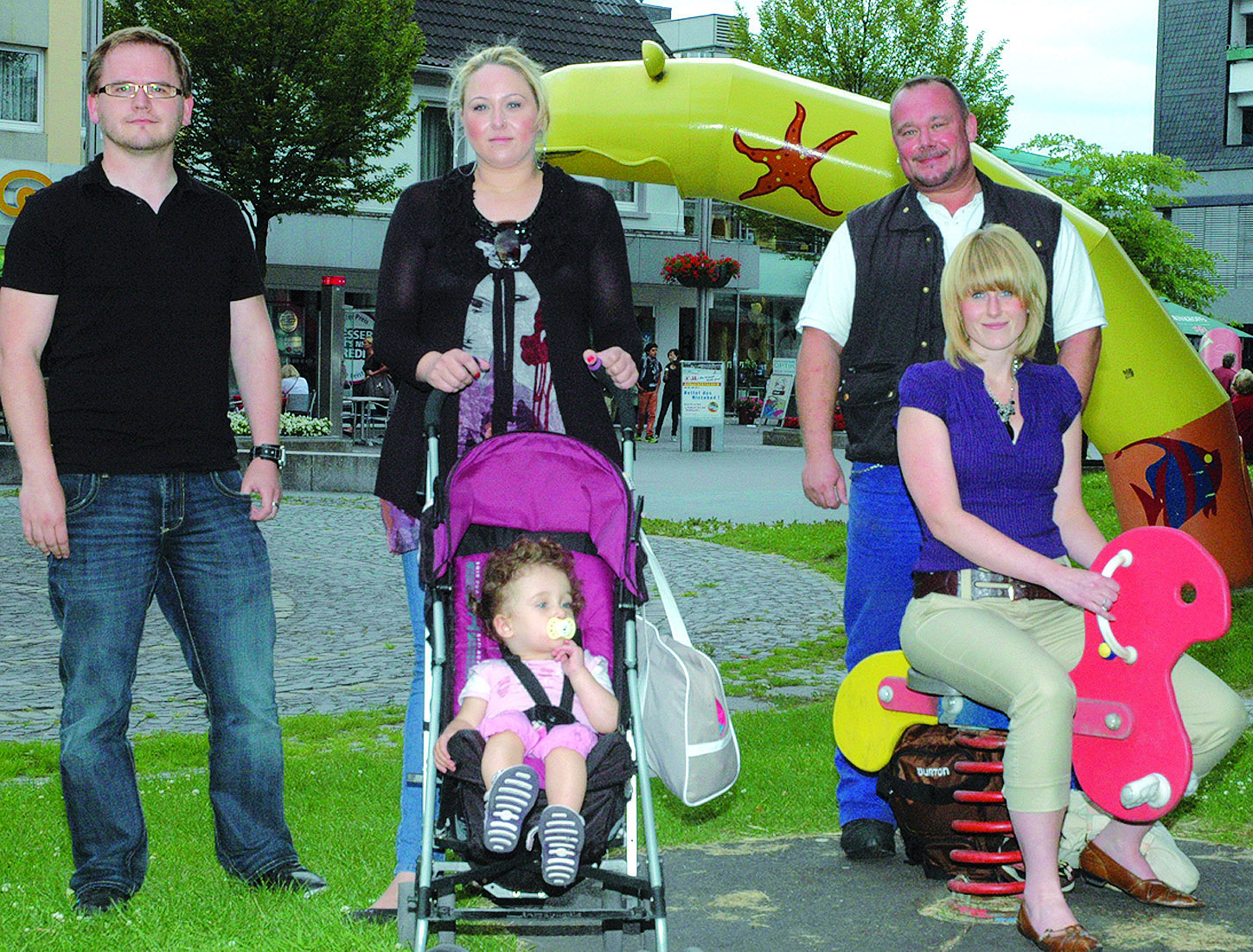 Kümmern sich um die Belange der jungen Velberter (von links): Matthias Kubitschek, Pressesprecher der JuLis, Ramona Ebner, Dennis von Fülpen und Kathrin Klatzek, Vorsitzende der JuLis in Velbert.