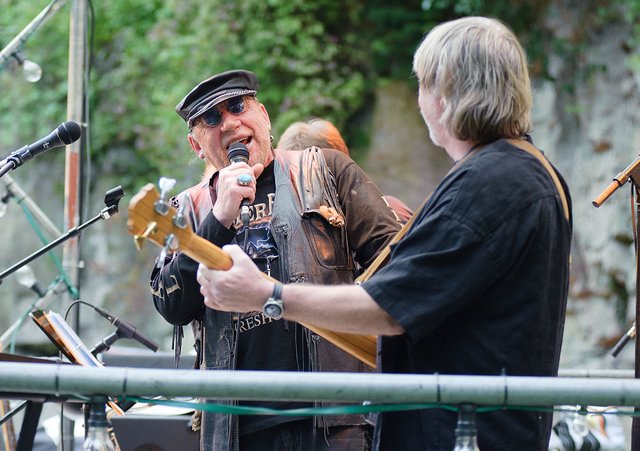 "papa and the blues dogs" begeisterten am Samstag die Zuschauer der Frelichtbühne.