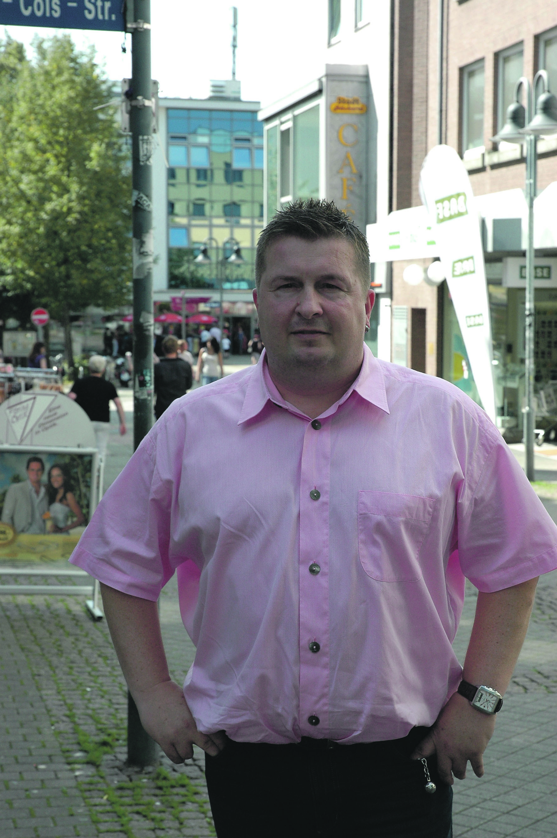 Andreas Gomolluch möchte über das tägliche Geschehen in Wattenscheid berichten.