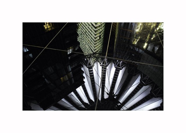 SO-NY gesehen (Sony-Center, Berlin