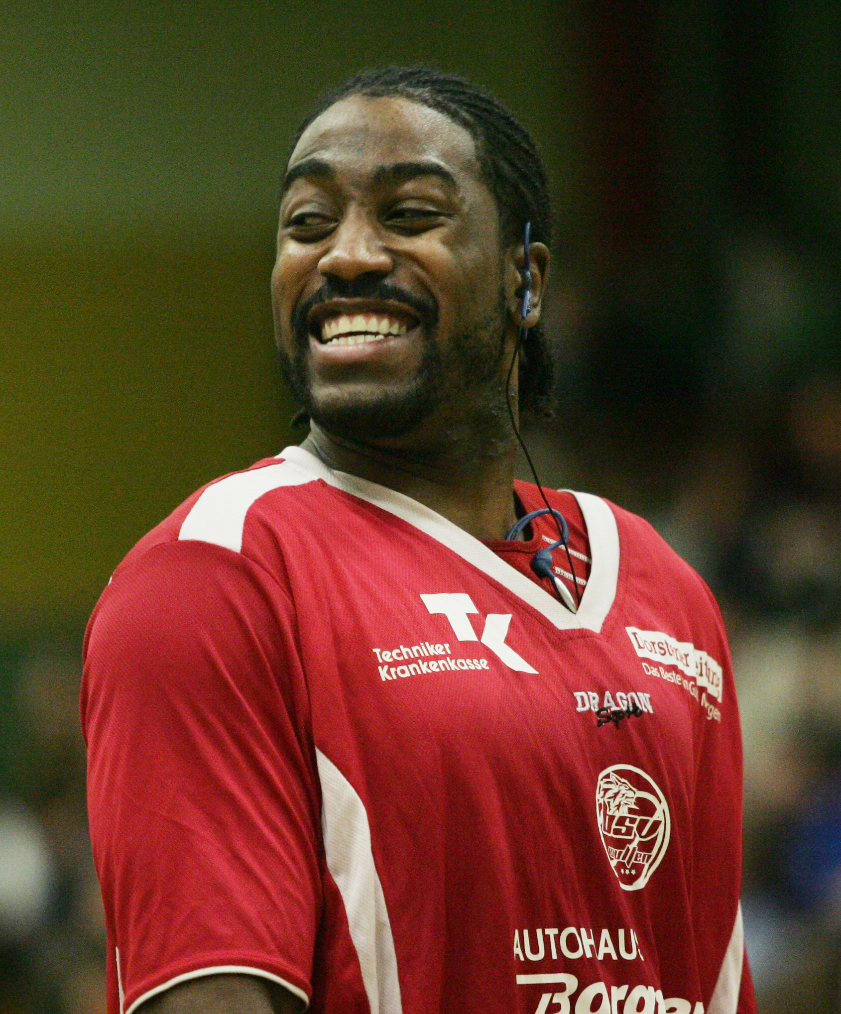 Joey Henley ist neu bei den Wohnbau Baskets. Der US-Amerikaner soll dem Pro A-Ligisten mit seiner körperlichen Präsenz vor allem unter den Körben helfen.