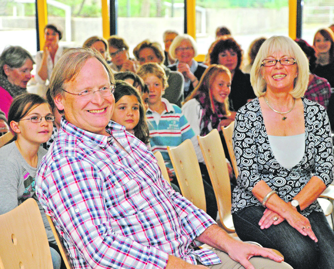 Hatte viel Spaß: Prof. Dr. Dietrich Grönemeyer mit Dr. Barbara Rupp vom Verein "Mentor - Die Leselernhelfer"