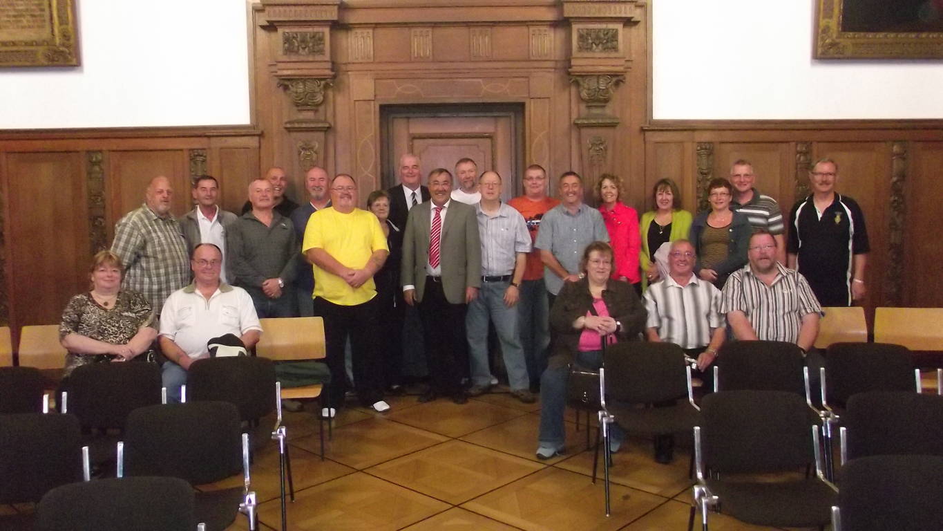 Die Besuchergruppe mit Bürgermeister Manfred Osenger