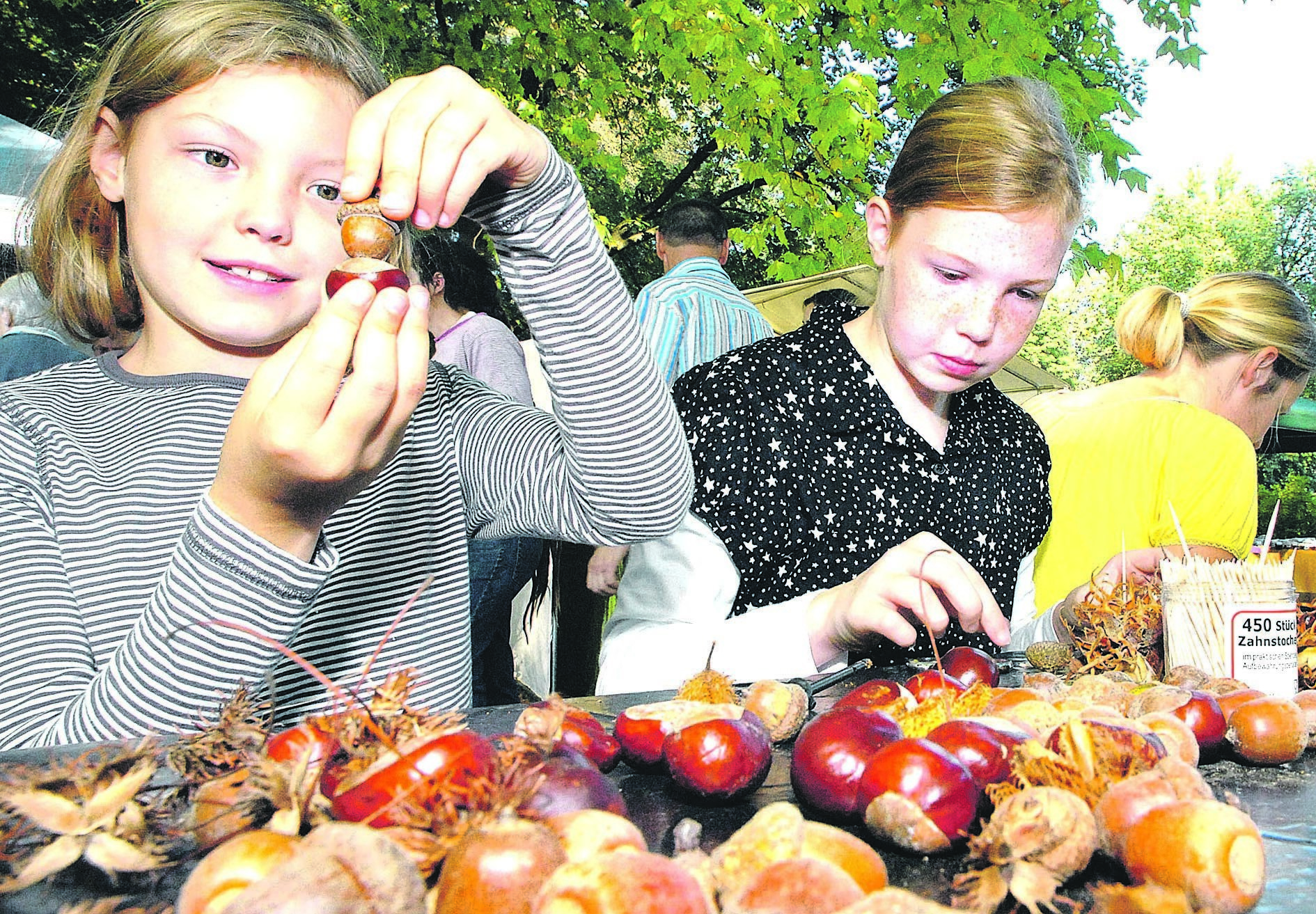 Vor allem bei Kindern beliebt: Der Basteltisch, den das Regenbogenhaus aufgestellt hatte.