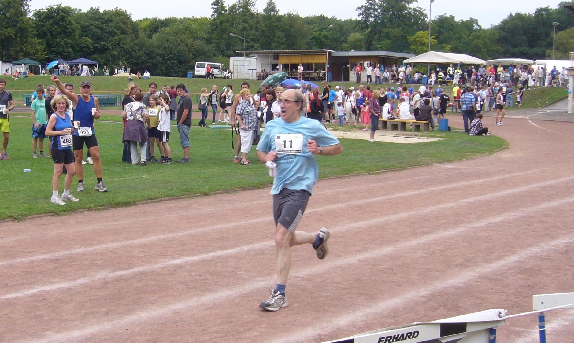 Wolfgang Ettwig: Zieleinlauf beim 4. Volksparklauf des OSC-Rheinhausen
