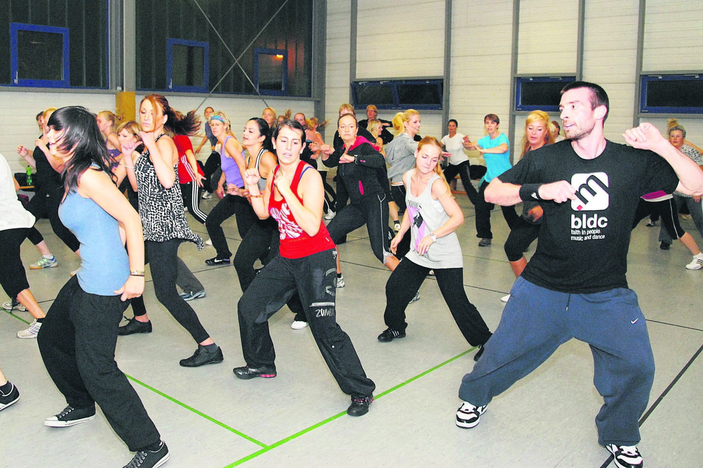 Party statt Gymnastik kommt beim Training an der Victor-Toyka-Straße gut an.