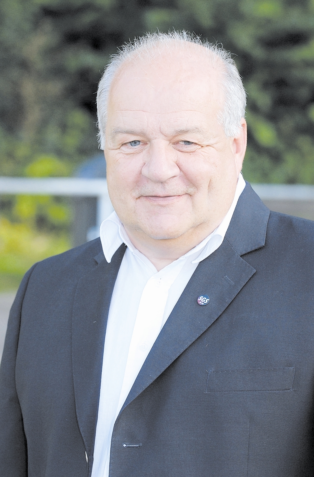 Willi Wißing. Der Manager der SG Essen-Schönebeck hat derzeit allen Grund zu lachen. Die Bundesliga-Damen schwimmen weiter auf der Erfolgswelle.