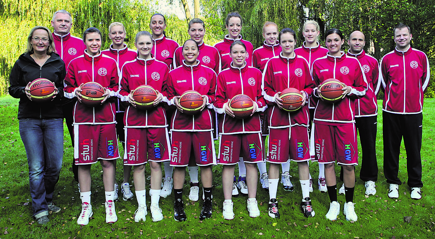 Alle strahlen bitte: Den Damen des Herner TC gelang ein Traumstart in die Zweitliga-Spielzeit.Foto: HTC