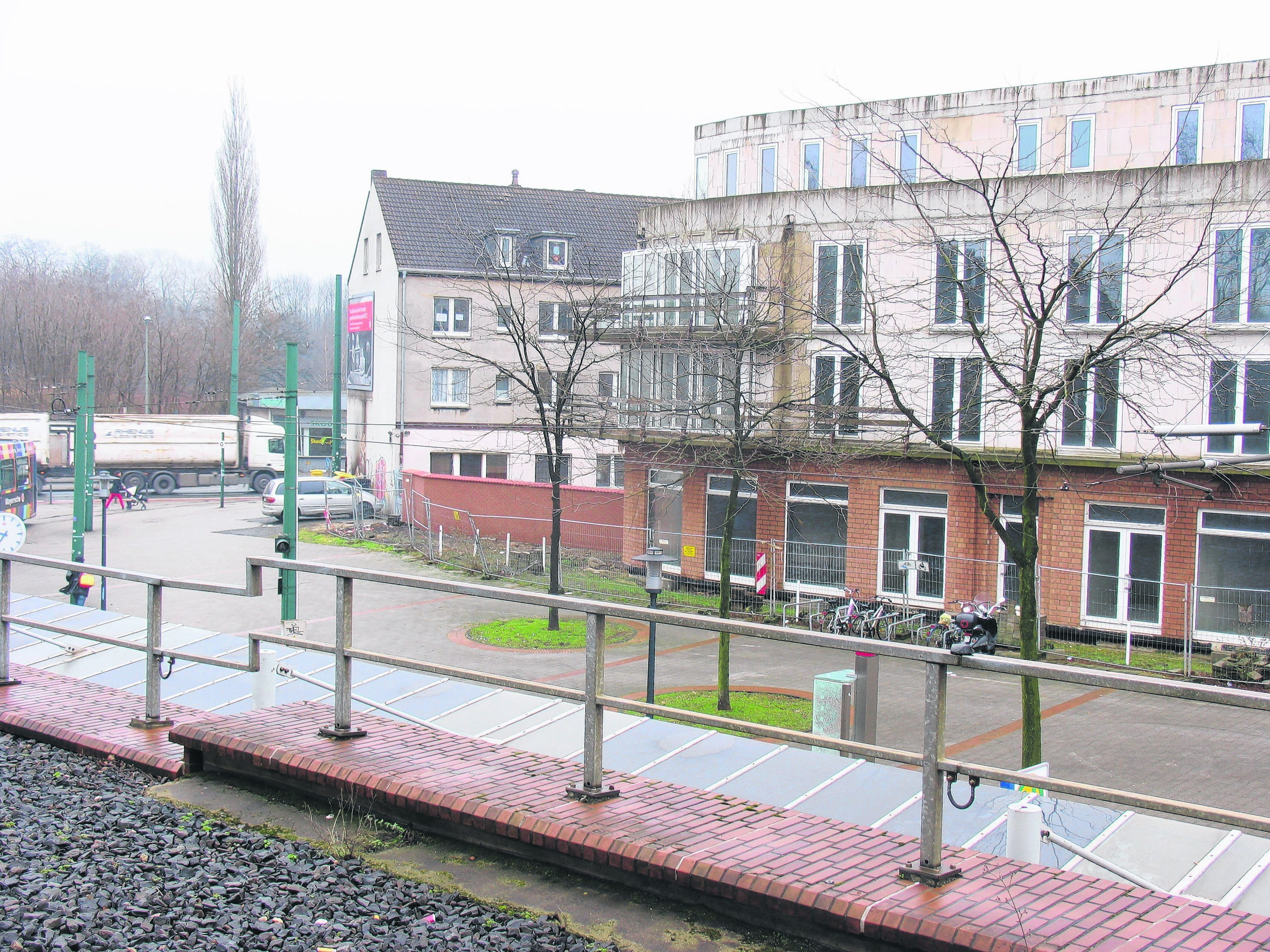 Der städtebauliche Zustand des Bahnhofsumfeldes in Altenessen - dazu gehört auch der Schweinemarkt - steht in der Kritik.