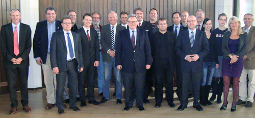 v.l.n.r. Achim Struchholz (Altana), Jim Miller (CoC Hagerstown), Andreas Jonda (Verbands-Sparkasse Wesel), Shawn Cool (CoC), Dirk Haarmann (Stadt Wesel), ?? SPD Wesel, Johannes Opgen-Rhein (Stadt Wesel), Frank Dederichs (Byk Chemie) Jörg Hüting (Hülskens), Richard Wolsing (Partnerschaftsvereinigung), Sam Cool (CoC), Thomas Koch (Die Grünen Wesel), Max Trapp (Trapp Real Estate), Dr. Peter Heß (SPD Wesel), Jürgen Linz (CDU Wesel), Klaus Schoch (KDG), Leslie Herding (KDG) ...