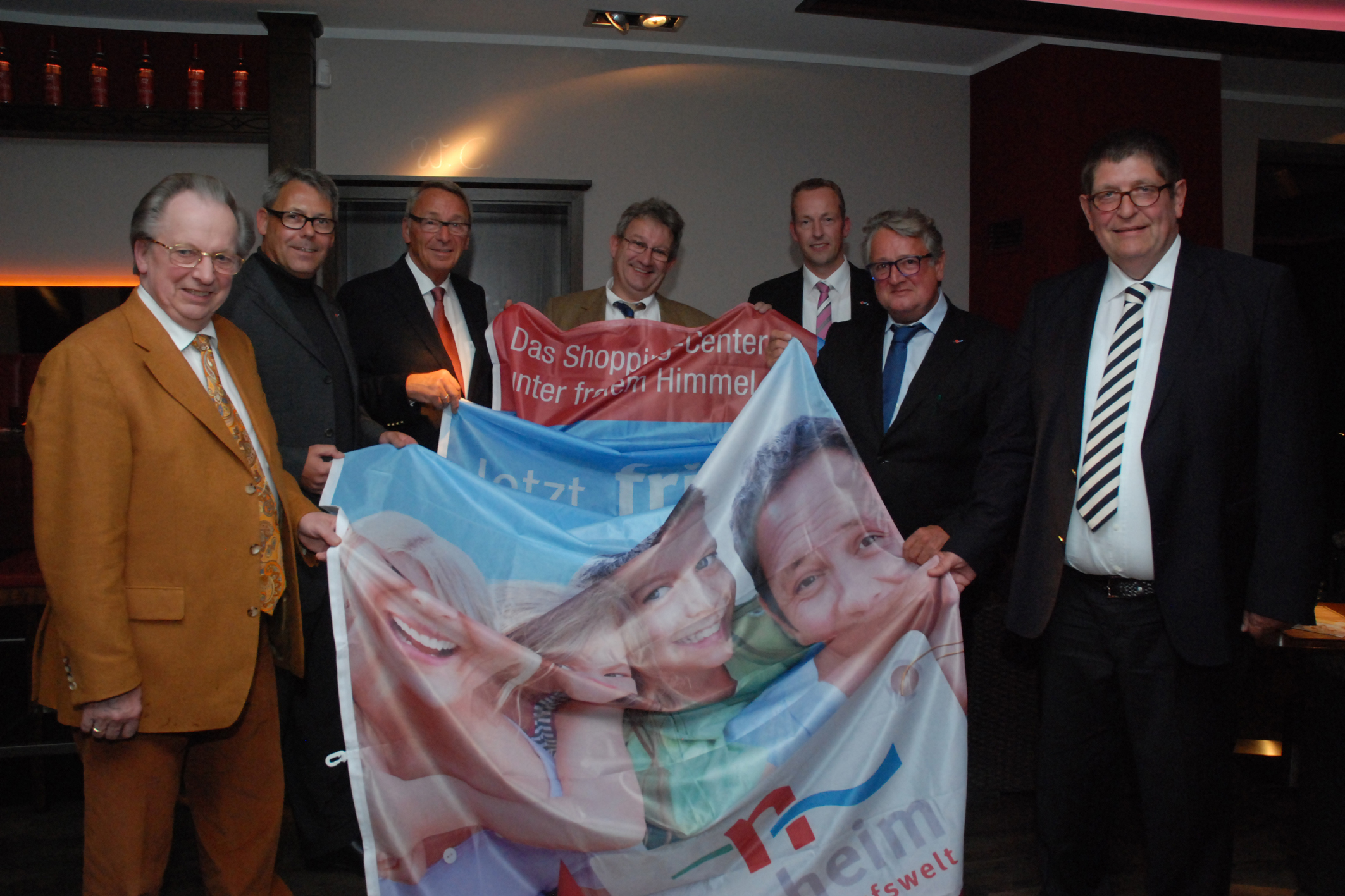 Heinz Flügge, Herbert Scheidt, Conny Buchheister, Thorsten Vlatten, Peter Rottler und Egbert Neuhaus, der als Vorsitzender des Unternehmensverbandes Westfalen-Mitte Gastredner beim Aktiven Neheim war, wollen die Einkaufsstadt Neheim gemeinsam weiter nach vorne bringen.Fotos: Albrecht