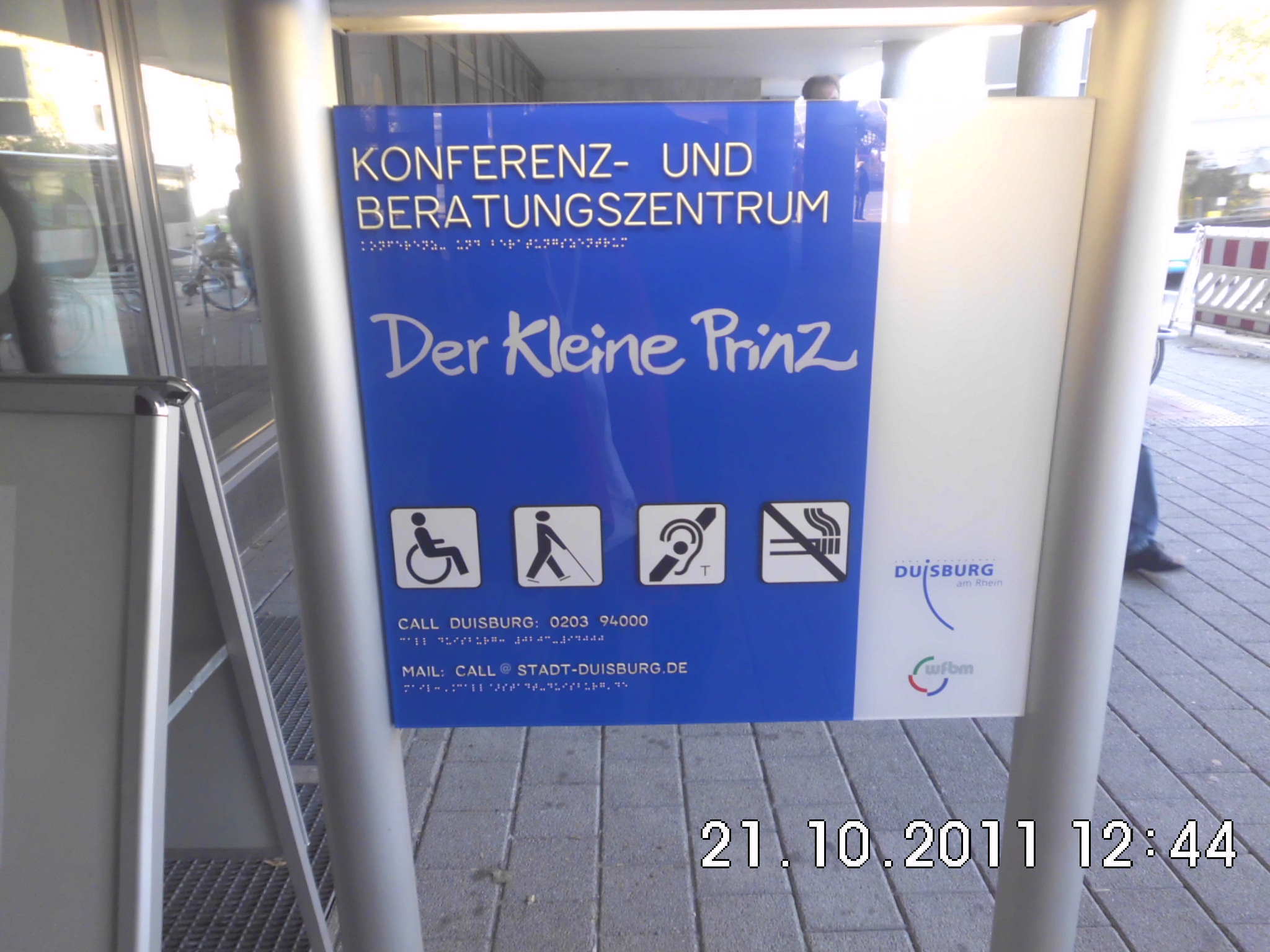 vor den Konferenz und Beratungszentrum " Der kleine Prinz"