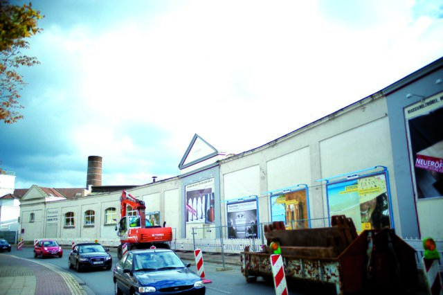 Dieser Mauerbereich rund um die ehemaligen Scheidtschen-Hallen wird schon bald der neuen Wohnbebauung weichen.