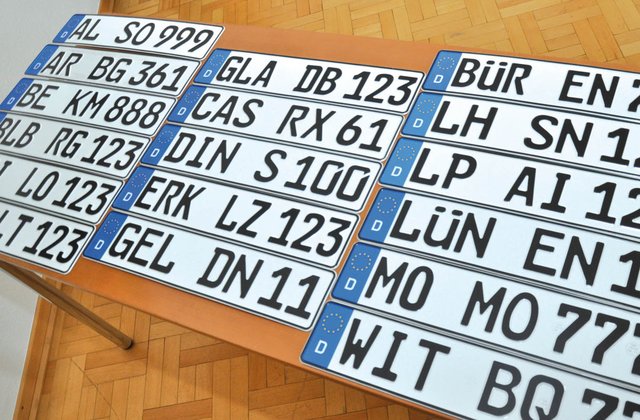 Für viele mehr als nur Schilder am Fahrzeug: Kfz-Kennzeichen vermitteln Identität und sind Marketing-Instrument zugleich.