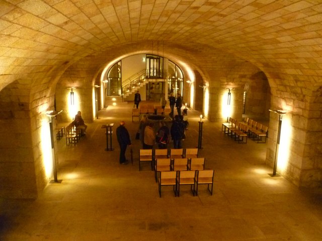 in den Katakomben der Frauenkirche